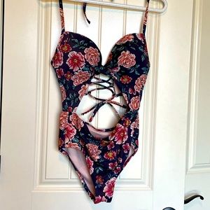 Shade & Shore Floral Swimsuit